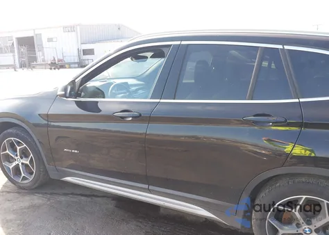 2017 BMW X1 xDrive28I z USA, uszkodzony, nr VIN WBXHT3C34H5F83145